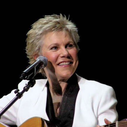 Anne-Murray's-Net-Worth