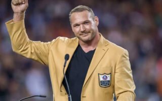 Brian-Urlacher's-Net-Worth