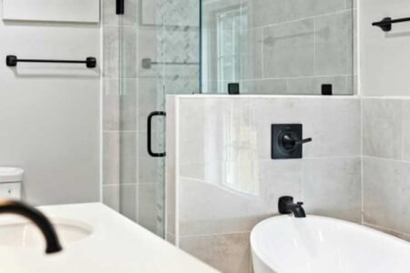 Seven-Tips-to-Give-Your-Outdated-Bathroom-a-Significant-Facelift